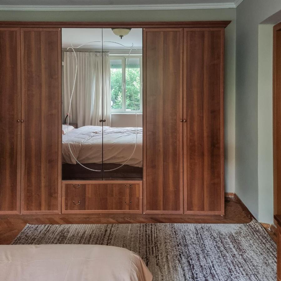 Tirana Center Cozy Apartment ภายนอก รูปภาพ